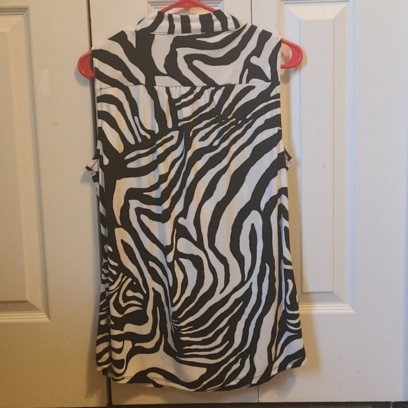 B29: Liz Claiborne women size large blouse blk/wht - Picture 4 of 4